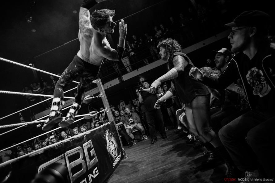 GBG Wrestling: Conny Mejsel vs. Doppelgangster. Photo: Christer Hedberg | christerhedberg.se